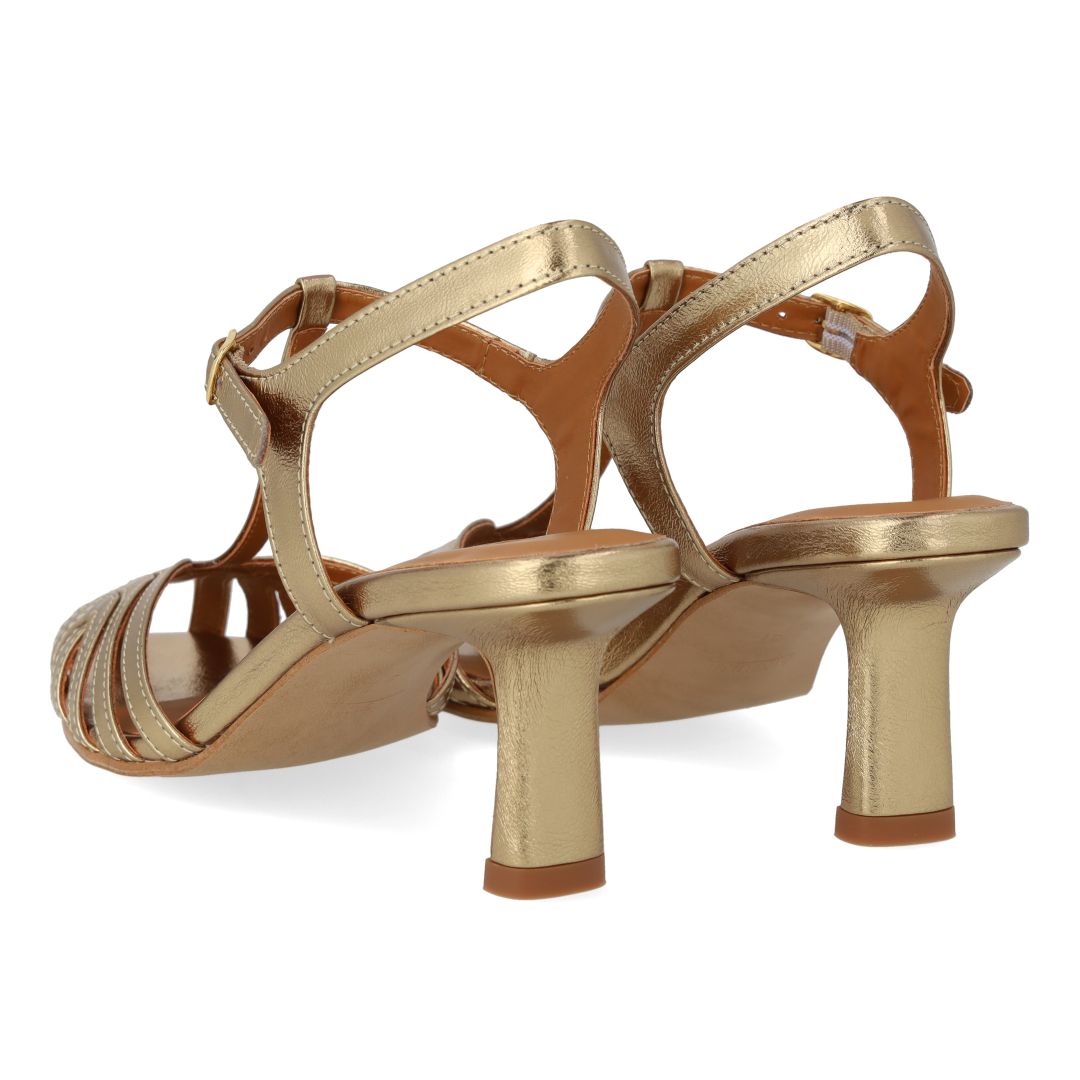 Sandalette mit schönem organischem Frontdetail