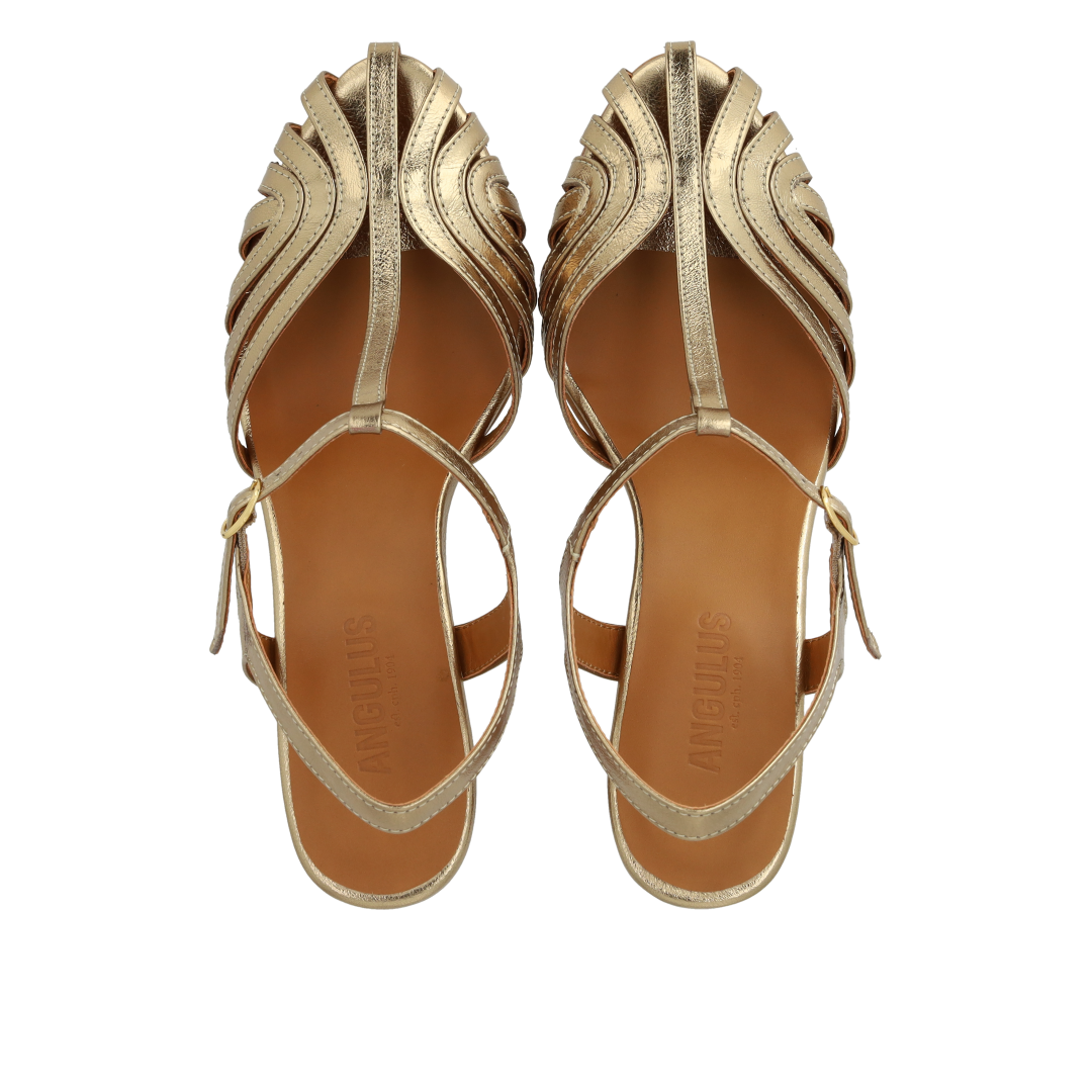 Sandalette mit schönem organischem Frontdetail