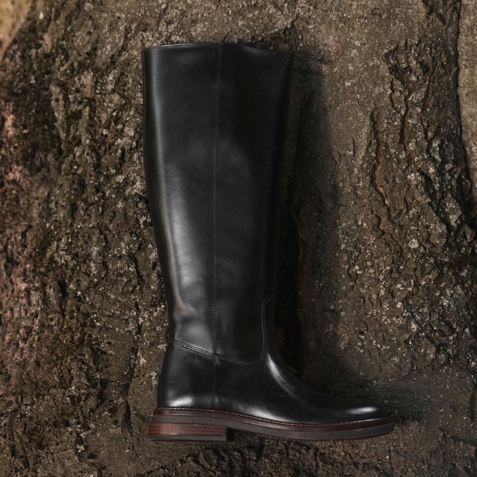 Stiefel mit langem Schaft