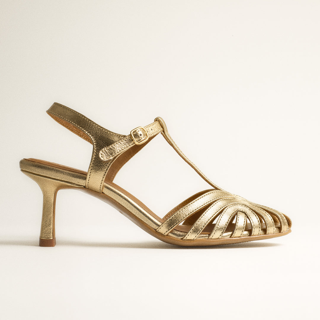 Sandalette mit schönem organischem Frontdetail