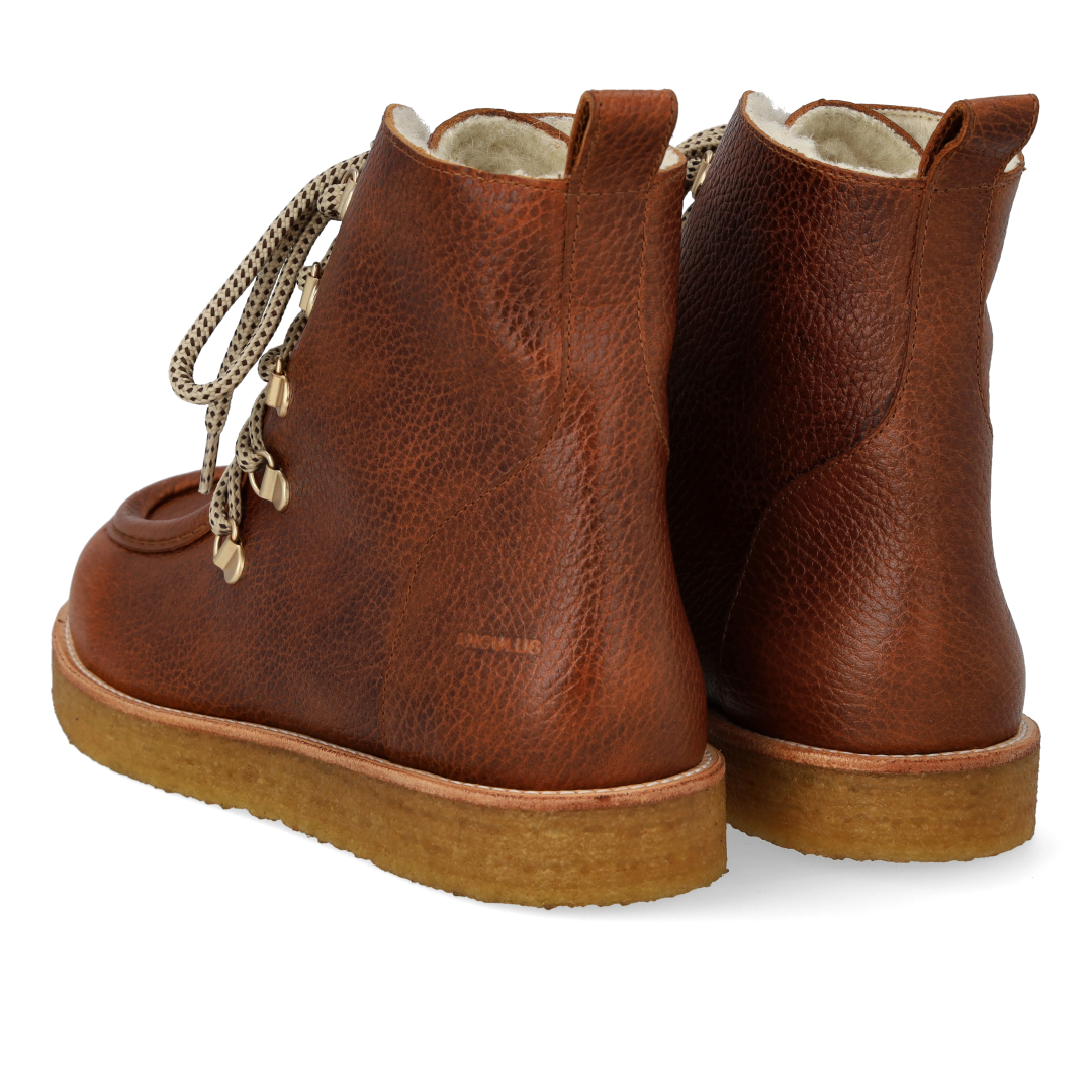 Schnürstiefel